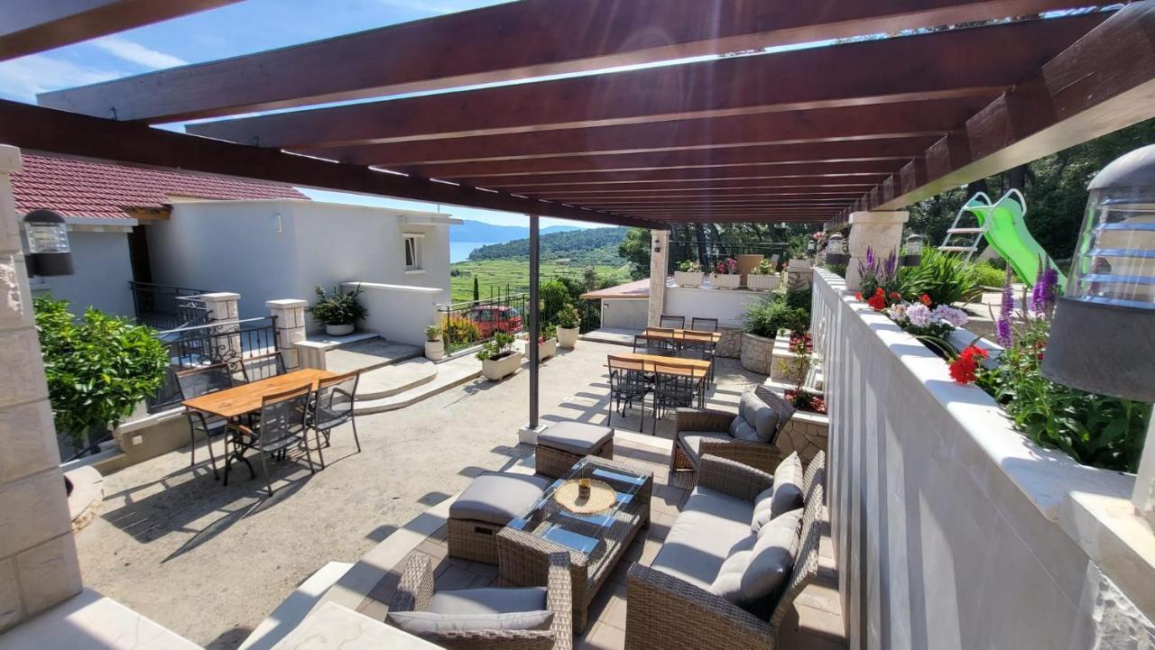 Villa Apartments Mate Cebalo Лумбарда Екстериор снимка