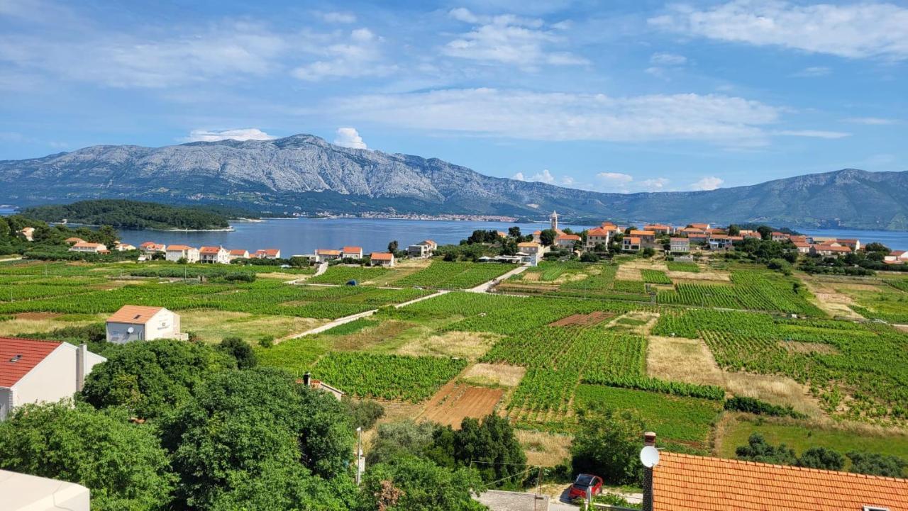 Villa Apartments Mate Cebalo Лумбарда Екстериор снимка