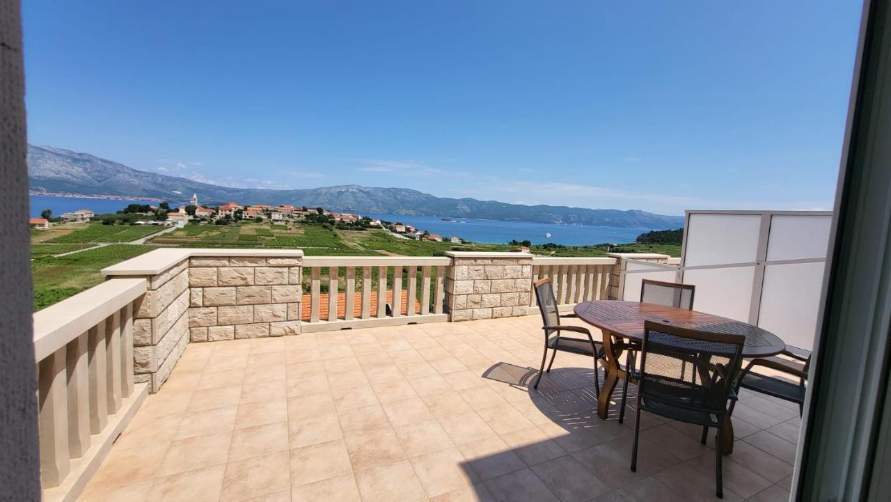 Villa Apartments Mate Cebalo Лумбарда Екстериор снимка