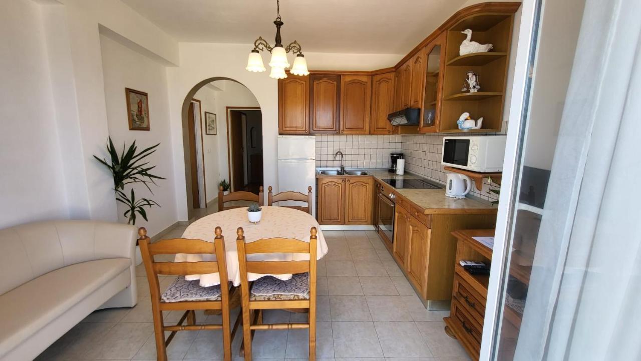 Villa Apartments Mate Cebalo Лумбарда Екстериор снимка