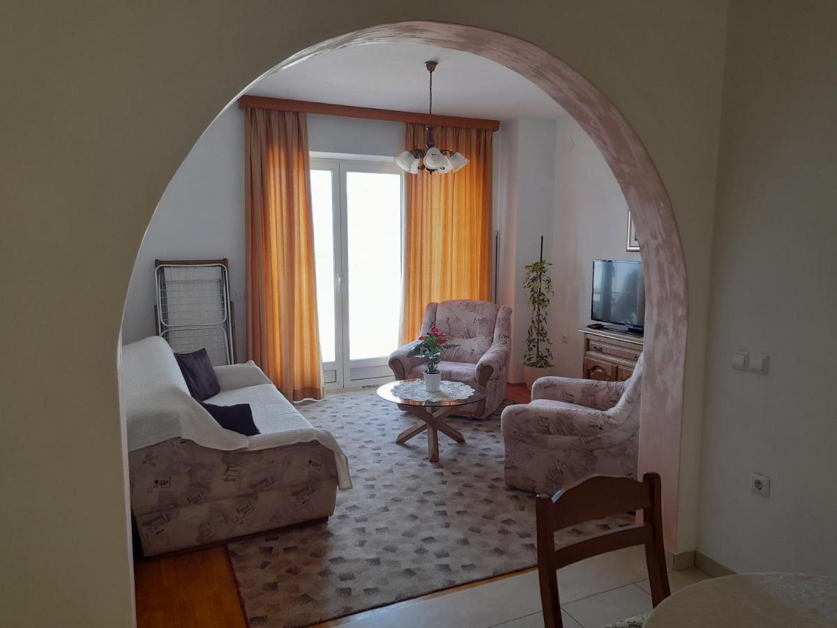 Villa Apartments Mate Cebalo Лумбарда Екстериор снимка