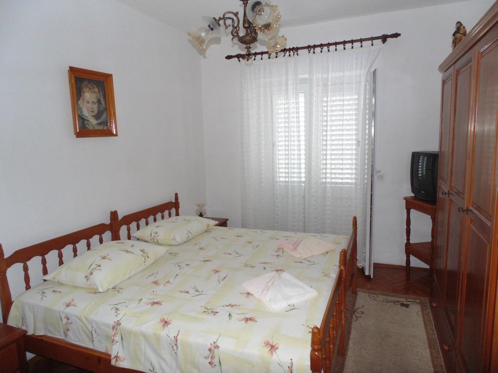 Villa Apartments Mate Cebalo Лумбарда Екстериор снимка