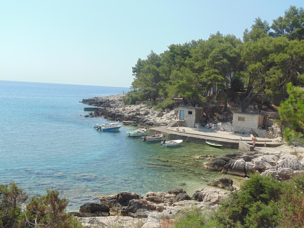 Villa Apartments Mate Cebalo Лумбарда Екстериор снимка